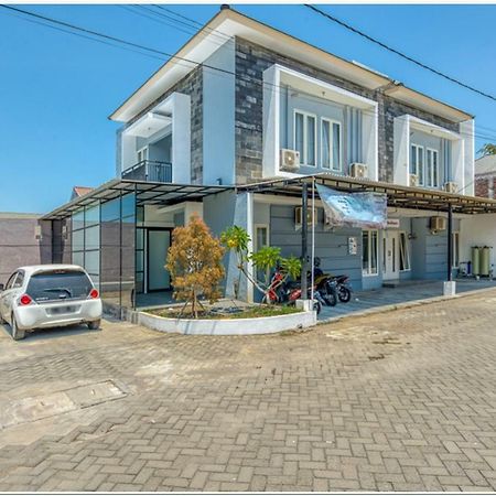 Reddoorz @ Bypass Juanda Airport Otel Sidoarjo Dış mekan fotoğraf